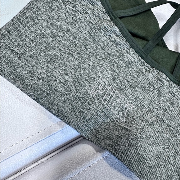 PINK Victoria's Secret Green Sports Bra with Racerback and Scoop Neck - Picture 2 of 4